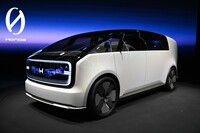 コンセプトモデルの「スペース・ハブ」。サイドの面が垂直に近く切り立っているのが特徴だという。説明では、まだ量産化は決定していないとのこと。