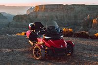 「カンナム・スパイダーRT」がフルモデルチェンジ　高いツアラー性能が自慢の三輪モーターサイクルの画像