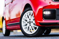 15インチアルミホイールはマットブラックからホワイトにカラーが変更された。165/55R15サイズとなる試乗車両のタイヤは「ダンロップ・エナセーブEC300」であった。