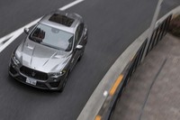 「レヴァンテ トロフェオ」が0-100km/h加速に要する時間は3.9秒。最高速度は304km/hと公表される。