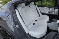 ゆとりのある後席空間は「グランクーペ」ならでは。身長180cmくらいまでの人であればきちんと座れる。