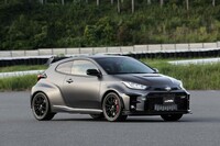 「GRヤリス」の走りをさらに先鋭化させた限定モデル「GRMNヤリス」。800万円を超える高価格であるにもかかわらず、“取り合い”の状況から売り切れとなっている。