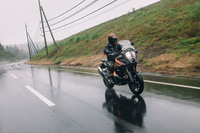 ACCの作動速度域は30～150km/h。前走車との距離は5段階で調整が可能だ。ライダーがブレーキを操作するとシステムは解除される。