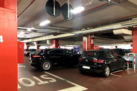 「ジャガーIペース」は駐車&チャージしようと奮闘したが、本文のような理由で消えていった。