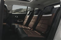 「C5エアクロスSUV」のリアシート。