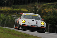 GT300クラスは、No.33 HANKOOK PORSCHE（影山正美／藤井誠暢）がポールポジションから勝利をものにした。