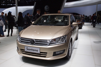 「フォルクスワーゲン・サンタナ」
    