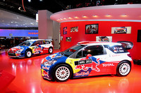 2011年のWRC参戦車両となる「シトロエンDS3 WRC」（手前）。