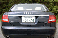 写真をクリックすると、シートの倒れる様が見られます。