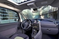 第224回：「プジョー1007」海外試乗!もしや”コンパクト・リムジン”!?の画像