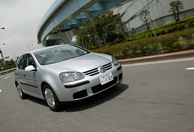 【スペック】全長×全幅×全高＝4205×1760×1485mm／ホイールベース＝2575mm／車重＝1320kg／駆動方式＝FF／1.6リッター直4DOHC16バルブ（116ps/6000rpm、15.8kgm/4000rpm）／車両本体価格＝240万4500円（テスト車265万1250円）