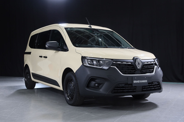 マツダの新型クロスオーバー、CX-4がデビュー【北京ショー2016