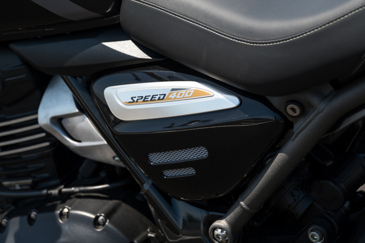 トライアンフ・スピード400