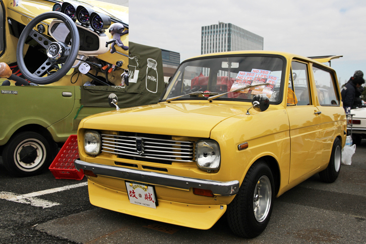 オーナーの好みでカスタムされた1974年「マツダ・ポーターバン」。メーターを増設したインパネが特に凝っていた。