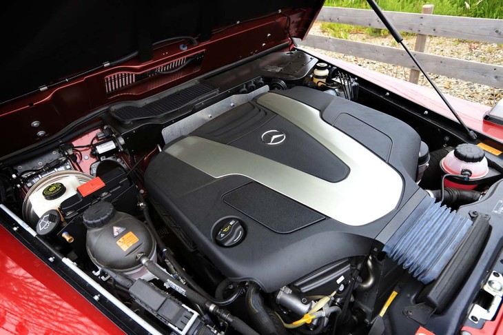 搭載される3リッターV6ディーゼルターボエンジンは、最高出力245ps、最大トルク600Nmを生み出す。JC08モード燃費は10.3km/リッターと公表されている。