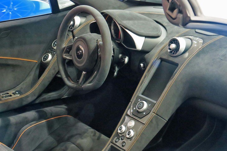 マクラーレン650Sスパイダー（コックピット周辺部）