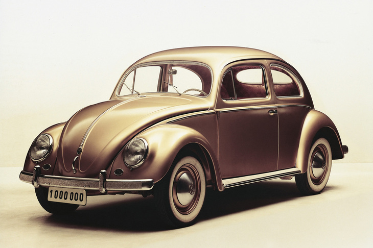 1955年の「フォルクスワーゲン・タイプ1」。2003年の生産終了まで、全世界で約2153万台が生産されたという。