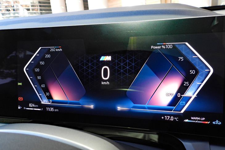 BMW X3 20d xDrive Mスポーツ（ドライバーインフォメーションディスプレイ）