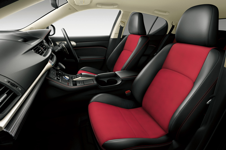 「CT200h“Cool Touring Style”」のインテリア。