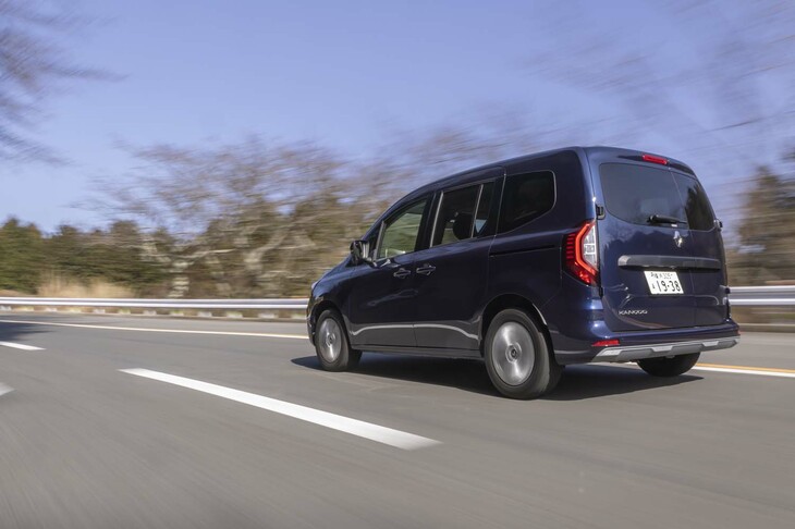 【ルノー・カングー インテンスのスペック】
	ボディーサイズ：全長×全幅×全高＝4490×1880×1810mm／ホイールベース：2715mm／車重：1560kg／駆動方式：FF／エンジン：1.3リッター直4 DOHC 16バルブ ターボ／トランスミッション：7段AT／最高出力：131PS（96kW）/5000rpm／最大トルク：240N・m（24.5kgf・m）/1600rpm／タイヤ：（前）205/60R16 96H XL／（後）205/60R16 96H XL（コンチネンタル・エココンタクト6）／燃費：15.3km/リッター（WLTCモード）／価格：395万円
	
	【取材時の燃費データ】
	テスト距離：571.5km（市街地2：高速道路5：山岳路3）／使用燃料：43.6リッター（ハイオクガソリン）／参考燃費：13.2km/リッター（満タン法）／13.3km/リッター（車載燃費計計測値）