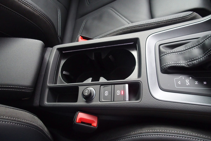 アウディQ3スポーツバック（センターコンソール）