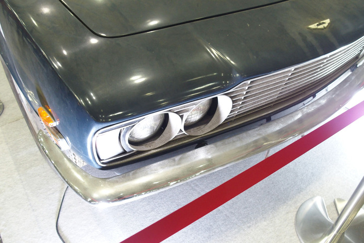 アストンマーティンDBS V8（1972年）