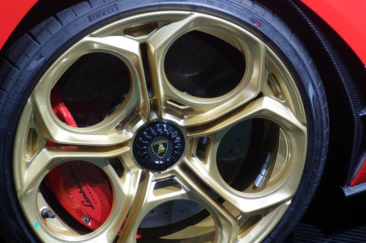 ランボルギーニ・カウンタックLPI800-4（フロントホイール）