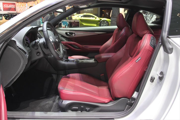 インフィニティQ60