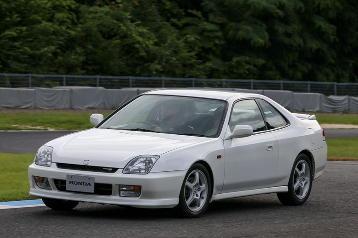 1996年11月から2001年9月に生産された5代目「プレリュード」は、デビュー当時、2、3代目への回帰を思わせるデザインに賛否が分かれたと記憶している。国内累計販売は1万4000台弱にとどまった。