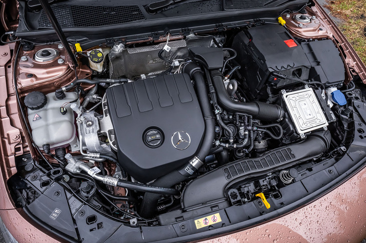 「A180」のパワートレインは従来型と同じく、最高出力136PS、最大トルク200N・mの1.3リッター直4ガソリンターボエンジンに7段DCTが組み合わされる。