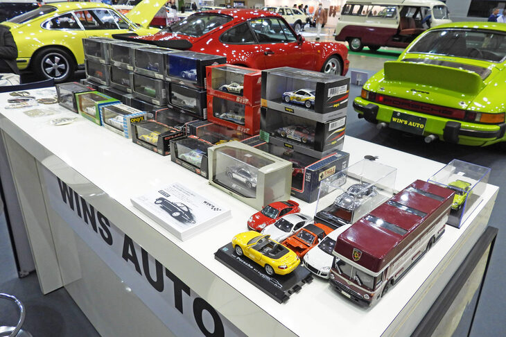 「オートモビル カウンシル2024」の会場より、WINS AUTOの展示ブースの様子。