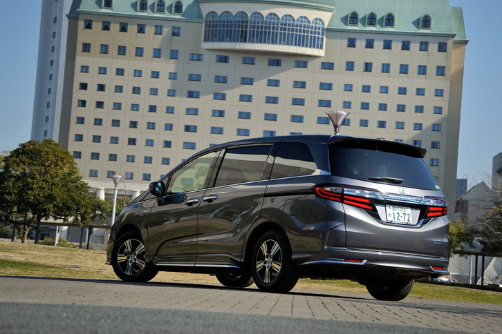 「ホンダ・オデッセイ ハイブリッド（8人乗り）」