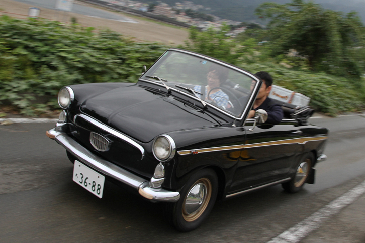 1969年「アウトビアンキ・ビアンキーナ カブリオレ」。2代目「フィアット500」をベースとするビアンキーナの、小粋なオープン仕様。