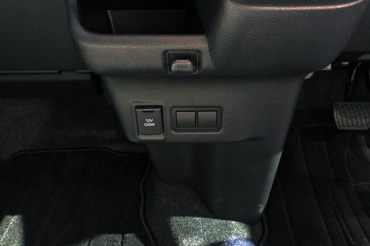 ダイハツ・ムーヴX（センタークラスター）