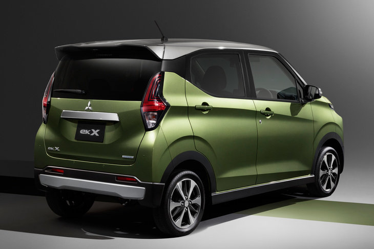 「eKクロス」のリアビュー。