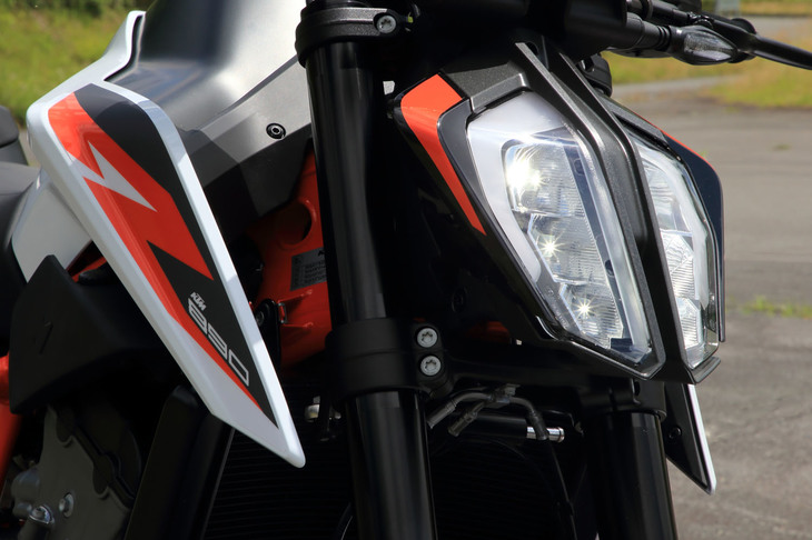 KTM 890デュークR