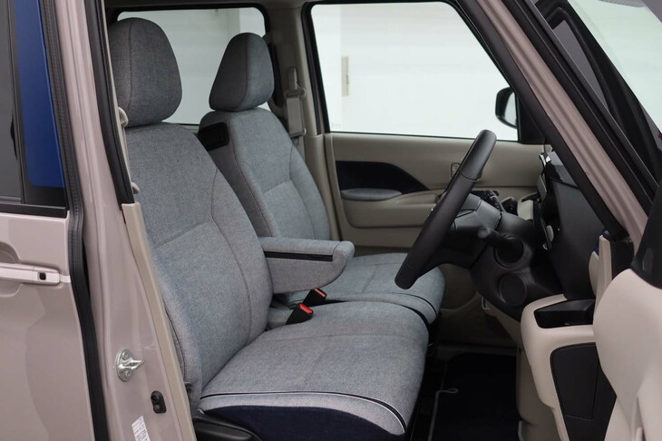 日産ルークスBEAMSカスタマイズド コンセプト（フロントシート）