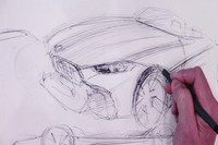 アイデアを出す時は、紙とペンを使うという永島氏。反対に今のデザイナーは、最初からコンピューターを使用して描くので、紙とペンが使えないという。