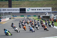 スタートは、四輪の世界ではすっかり見なくなった、ルマン式。11時間の長いレースの始まりだ！