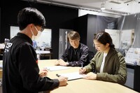 レンタルの手続きは10分ほど。今回借りた「YZF-R25」「MT-25」(126cc以上のクラス）の基本料金は、24時間レンタルで1万3000円（税込み）。