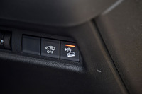 BEVと同じく、5％以上の下り勾配で使用できるヒルディセントコントロールが標準で装備される。