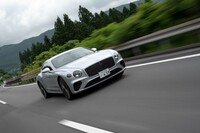 最高速は335km/h、0-100km/h加速のタイムは3.6秒とアナウンスされている。