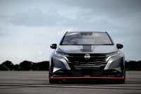 量産コンポーネントを活用しながら、レース参戦を見据えた技術検証を目的とする「オーラNISMO RSコンセプト」。