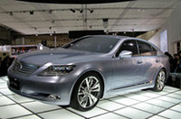 レクサス、真打の新型「LS」を披露【デトロイトショー06】