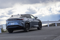 290km余りを走行した今回の試乗を通じた平均電費は4.8km/kWh。最終的に電池の残りは64％で、航続可能距離は299kmと表示されていた。途中で編集部のスタッフが少し充電したため、36％のバッテリーで290kmを走行したわけではないが、それなりの長距離でも安心できるレベルに到達したのは確かだ。