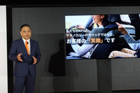 プロダクトの特徴について説明する山本浩二CTO（チーフテクノロジーオフィサー）。具体的なスペックは明らかにされないものの、極めて商品力の高いクルマになると自信をのぞかせた。
