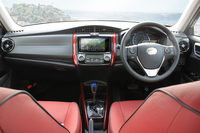 「ミツオカ・リューギ」に特別な内外装の限定車の画像