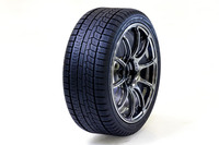 ヨコハマ史上最高の氷上性能をうたう「アイスガード7」登場