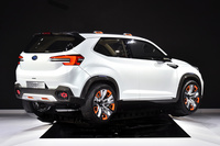 「ヴィジヴ フューチャーコンセプト」のスポーティーな意匠に、一部ギョーカイ関係者の間では「スバルの中でデザイン改革が進んでいるか？」と大いに盛り上がった。