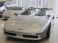 イタルデザインの「アズテック」。